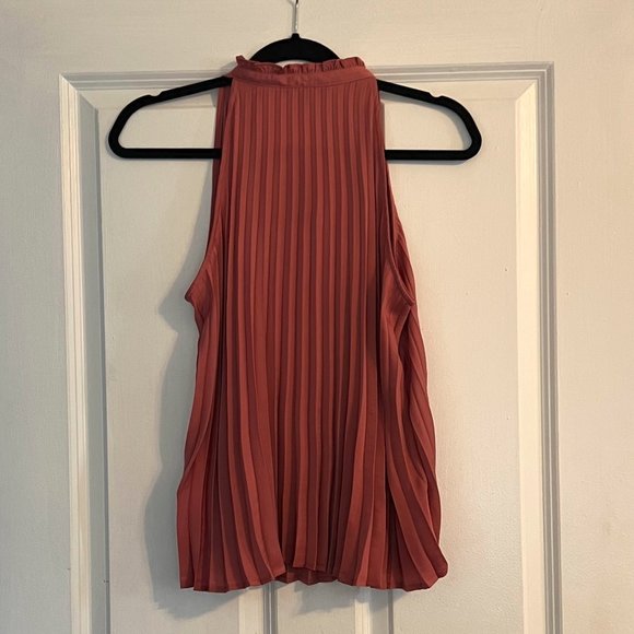 Express Pleated Blouse NWT size small - Picture 3 of 3